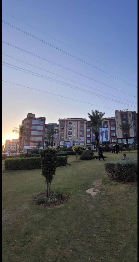 Comfortable Rental Apartments In Bahria Town Rávalpindí Exteriér fotografie