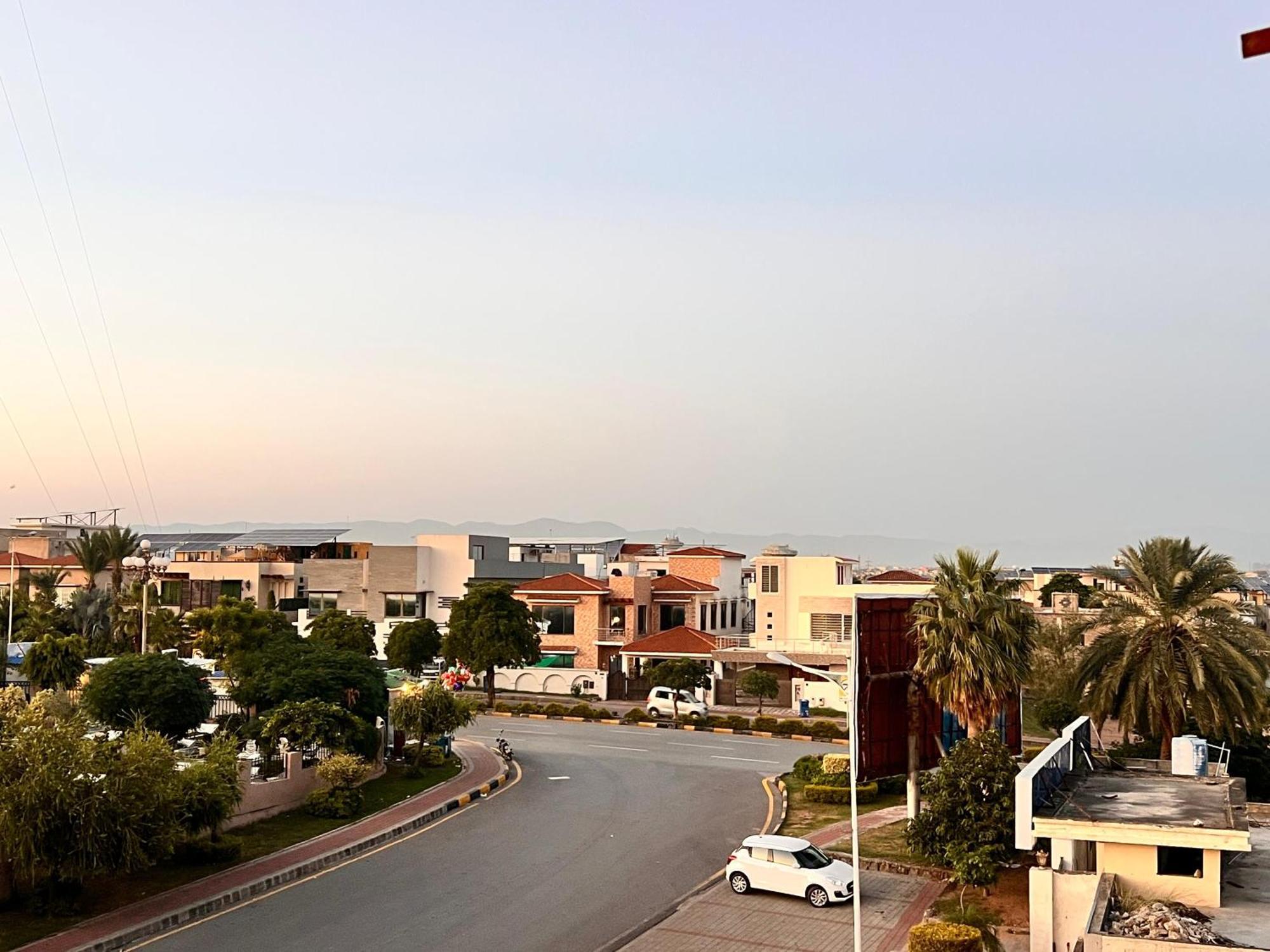 Comfortable Rental Apartments In Bahria Town Rávalpindí Exteriér fotografie